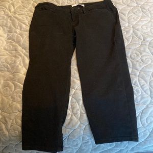Capri Black Jeans. Very stylish, y2k, cute, capri jeans. NEVER WORN.
